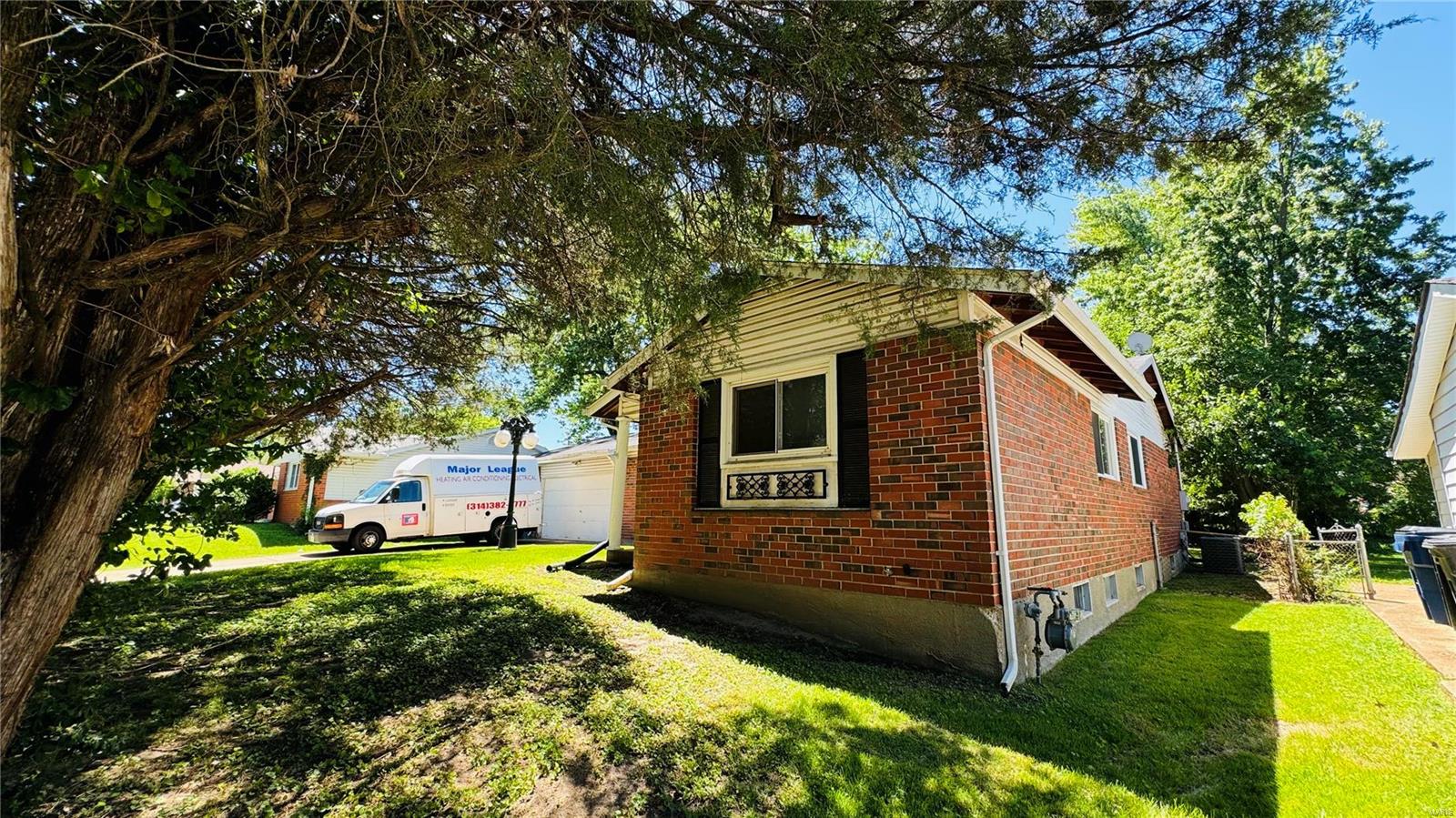 2080 Huntington Drive