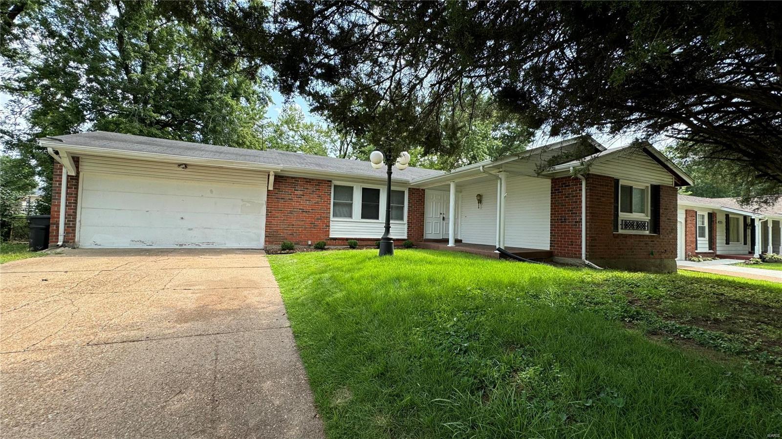 2080 Huntington Drive