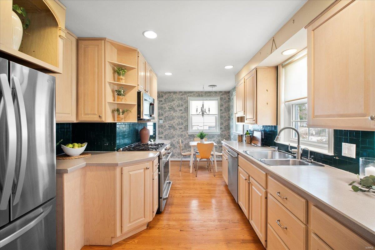 881 Alanson Drive
