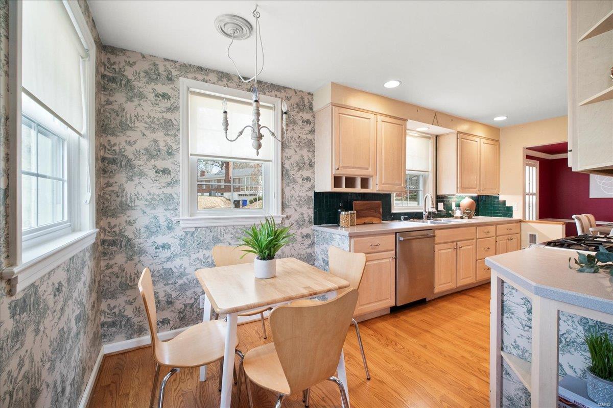 881 Alanson Drive