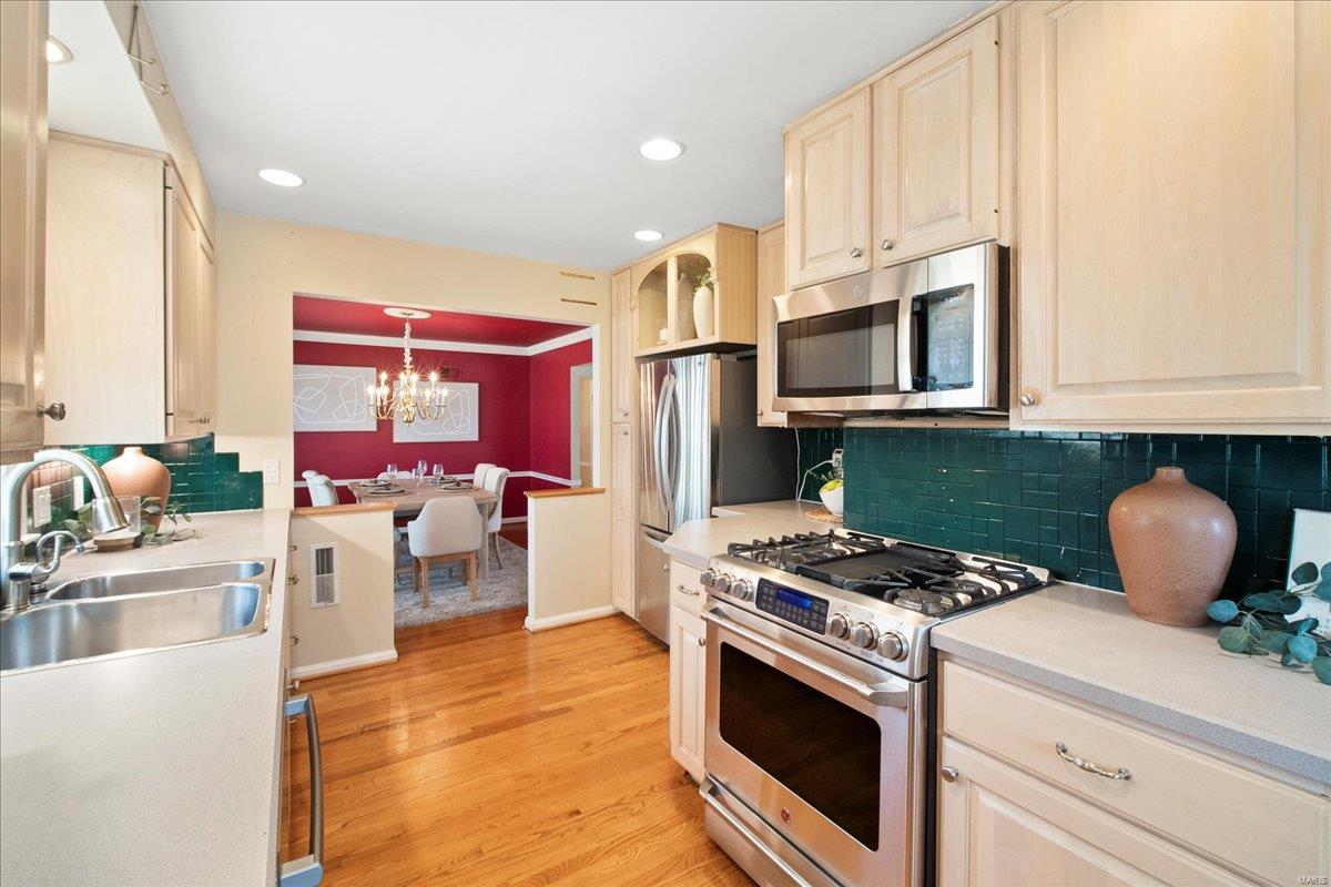 881 Alanson Drive