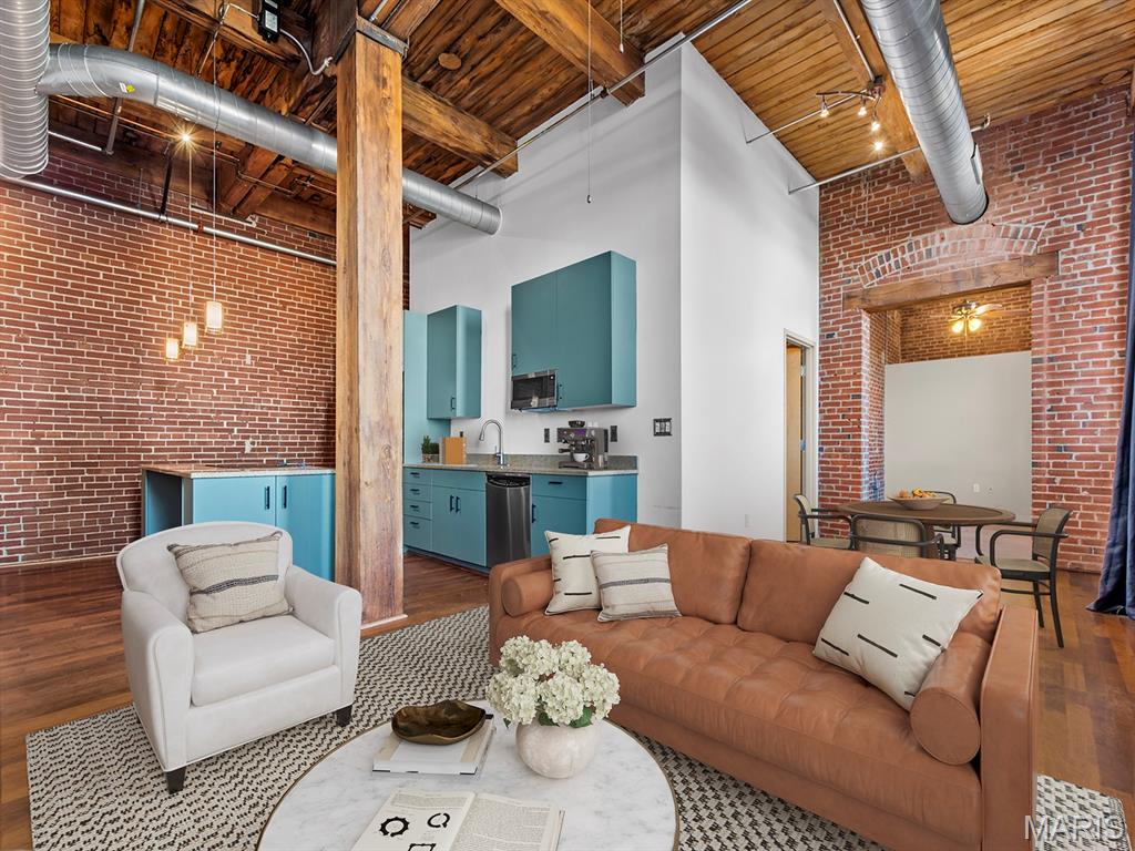 721 N 17th Street Unit: 203