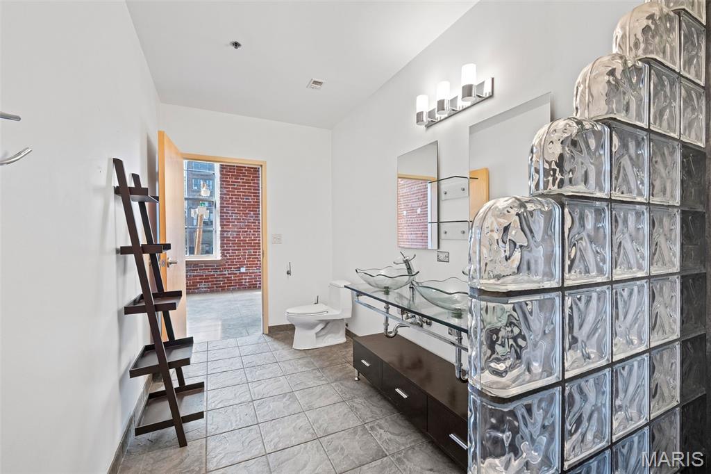 721 N 17th Street Unit: 203