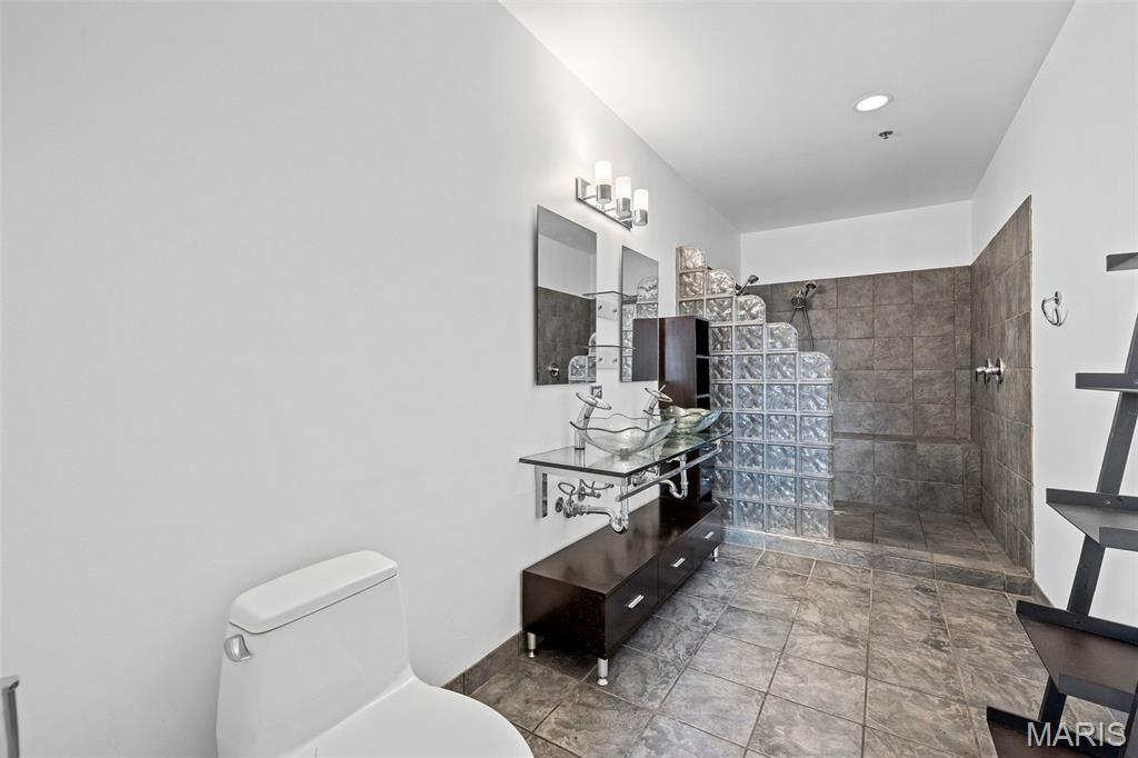 721 N 17th Street Unit: 203