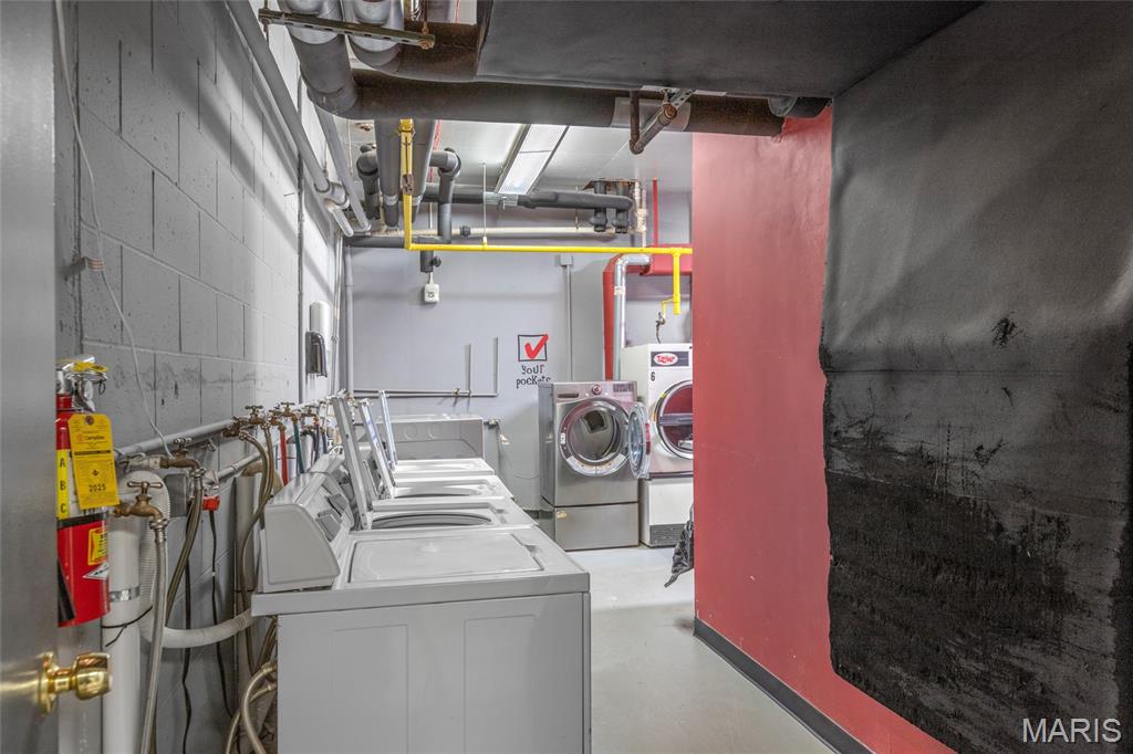 900 S Hanley Road Unit: 11B