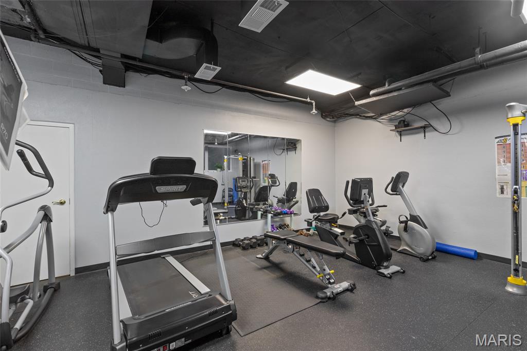 900 S Hanley Road Unit: 11B