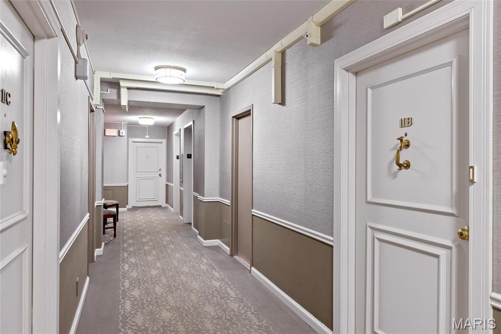 900 S Hanley Road Unit: 11B