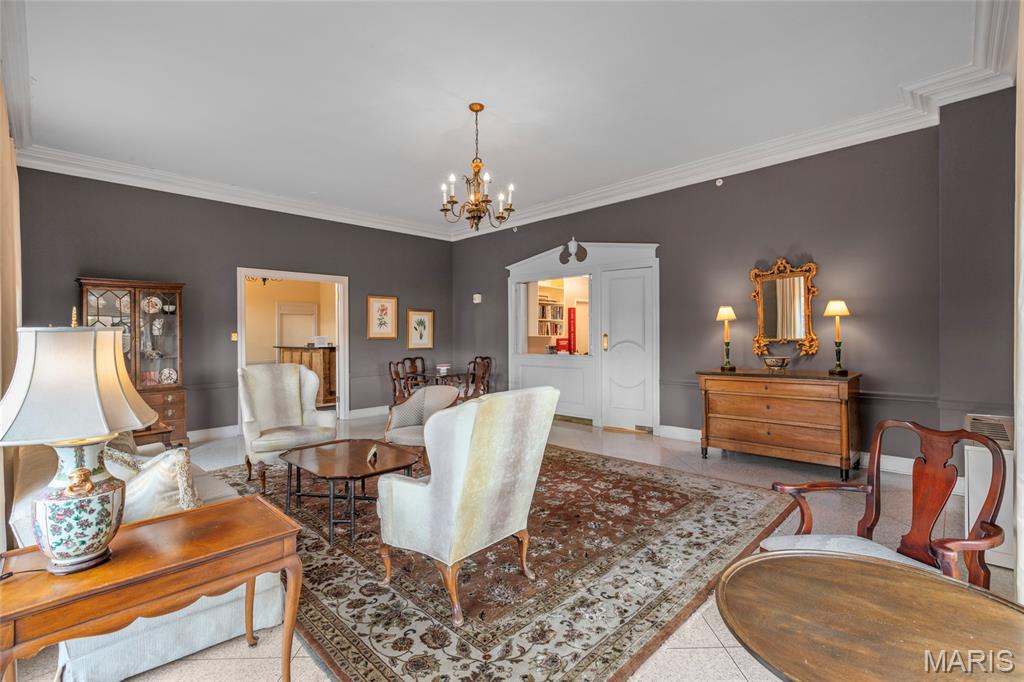 900 S Hanley Road Unit: 11B