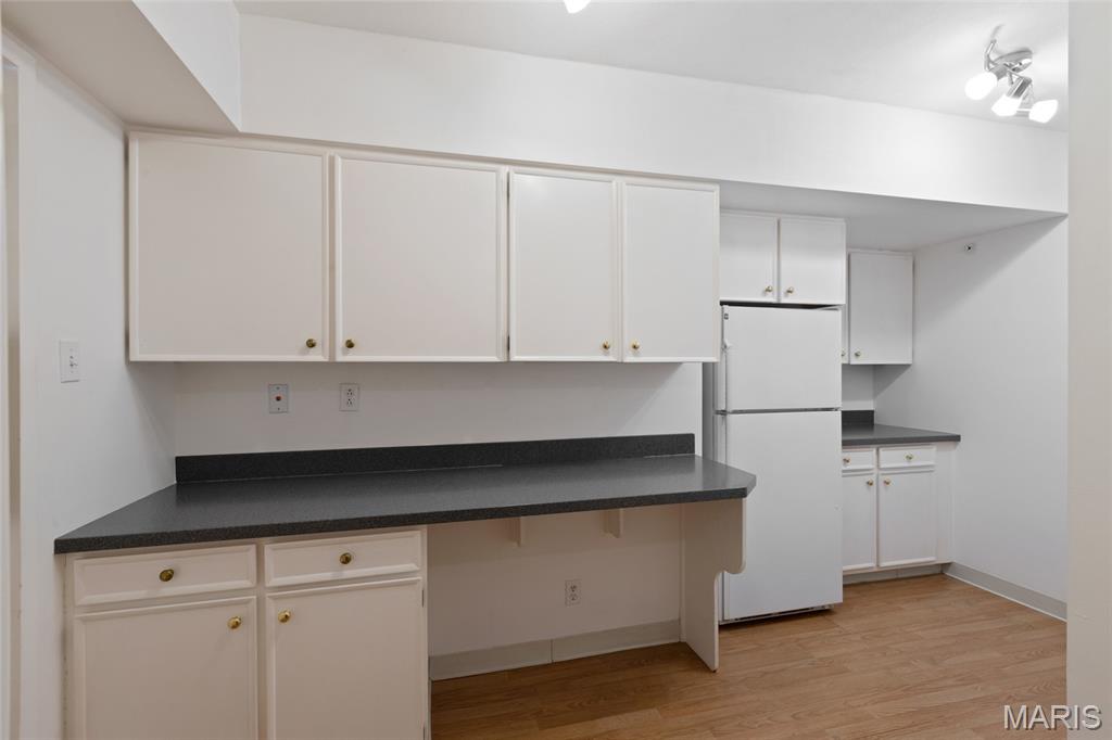 900 S Hanley Road Unit: 11B