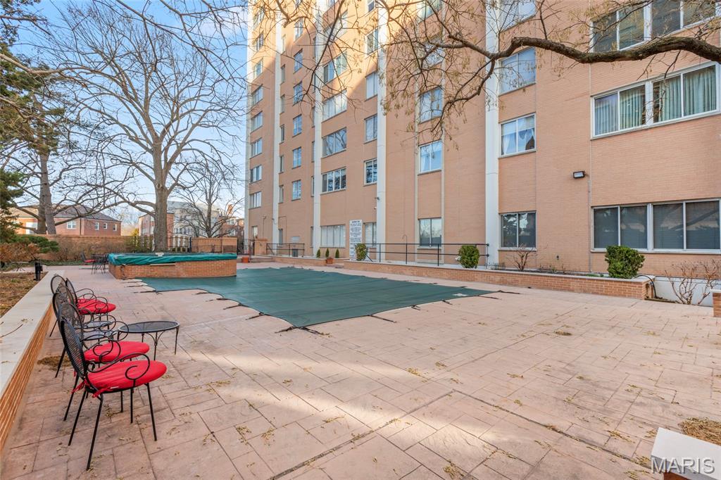 900 S Hanley Road Unit: 11B