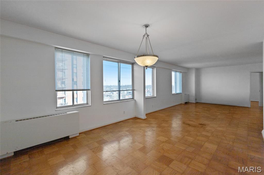 900 S Hanley Road Unit: 11B