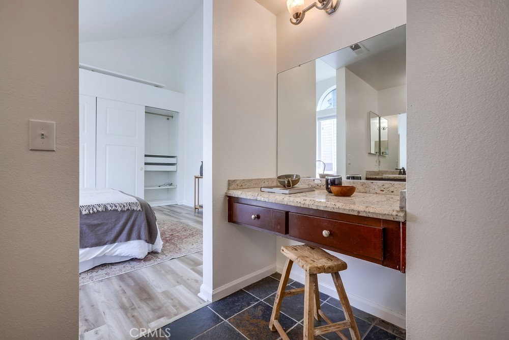 260 Victoria Street 6