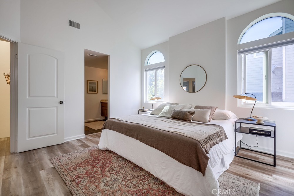 260 Victoria Street 6