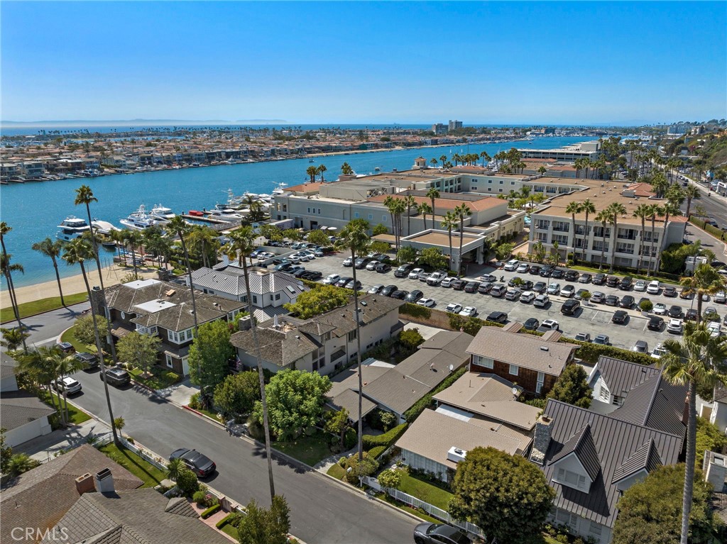 2441 Crestview Drive