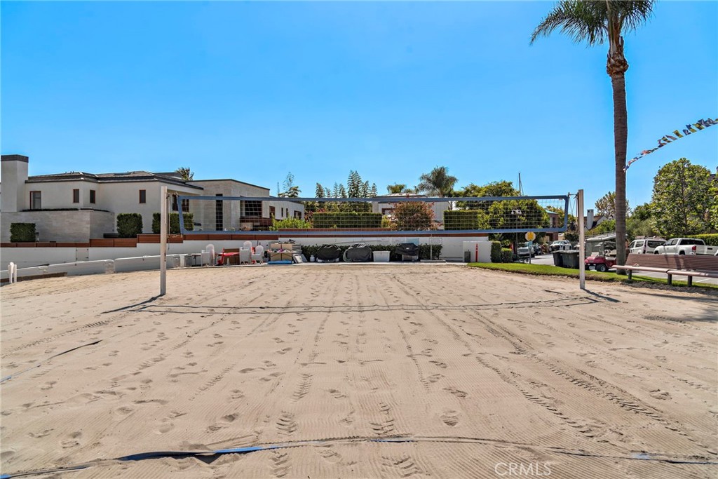 2441 Crestview Drive