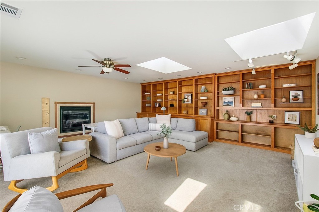 1951 Aliso Avenue