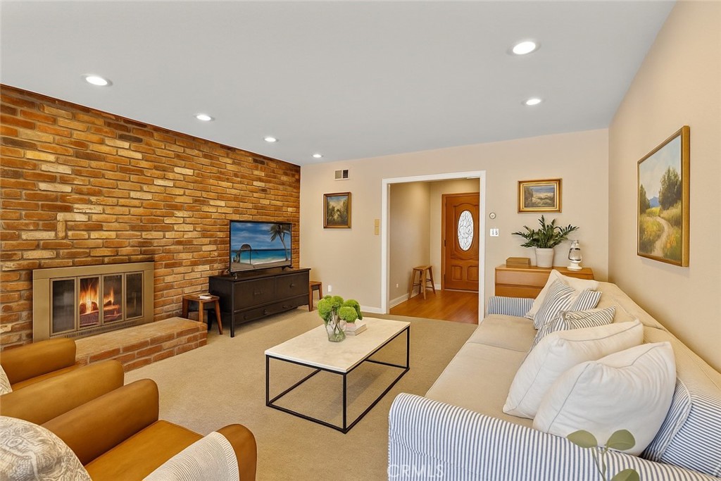 1951 Aliso Avenue