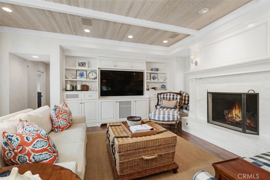 2431 Bayshore Drive