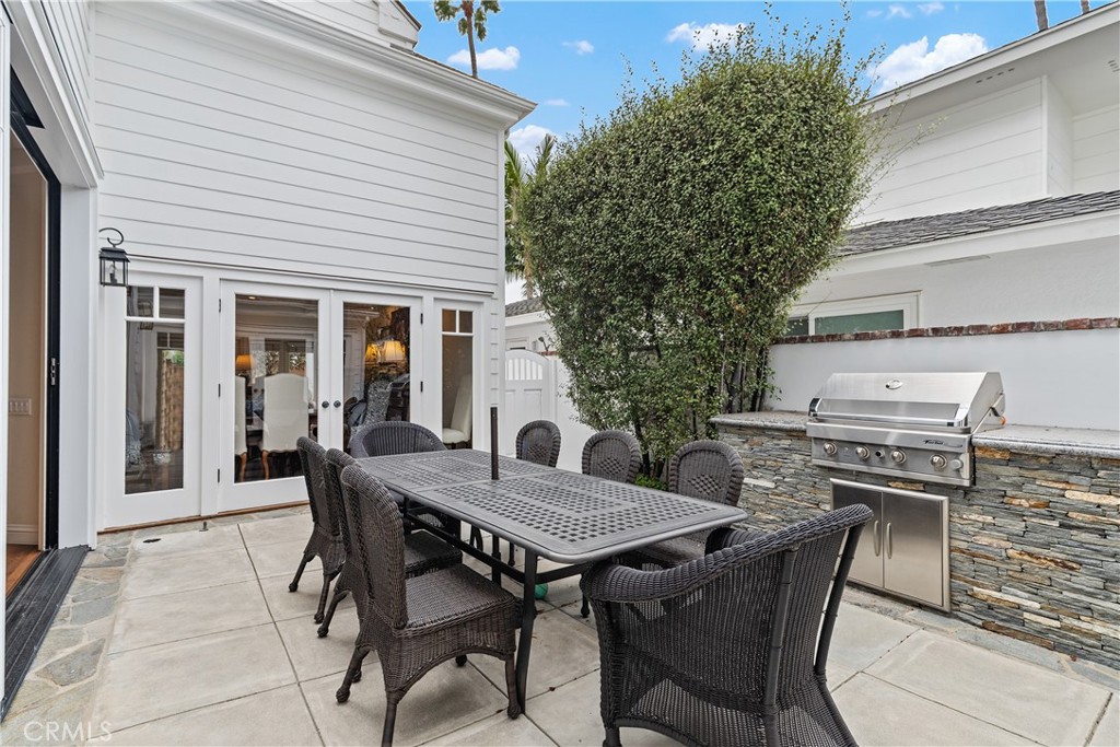 2431 Bayshore