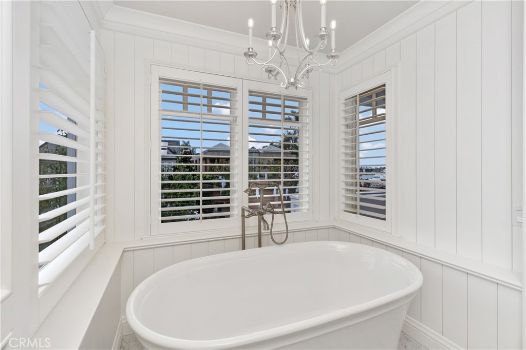 2431 Bayshore