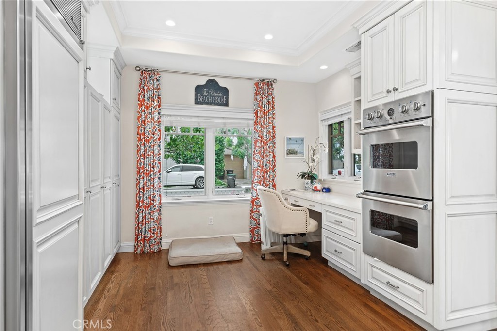 2431 Bayshore