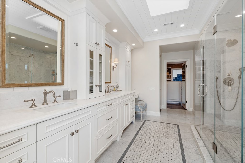 2431 Bayshore
