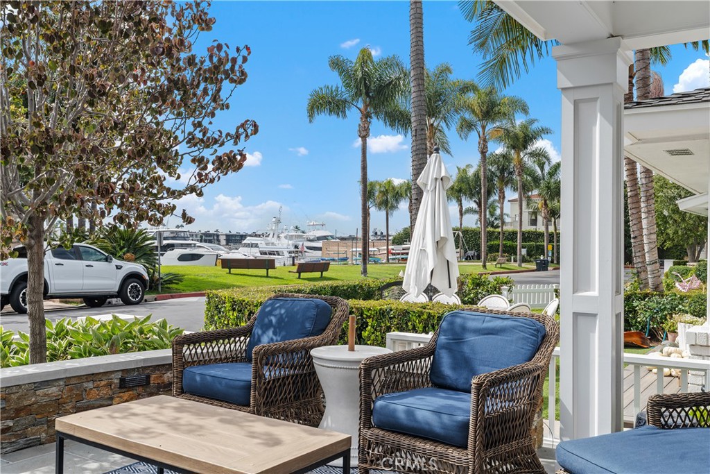 2431 Bayshore
