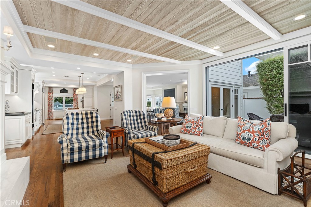 2431 Bayshore