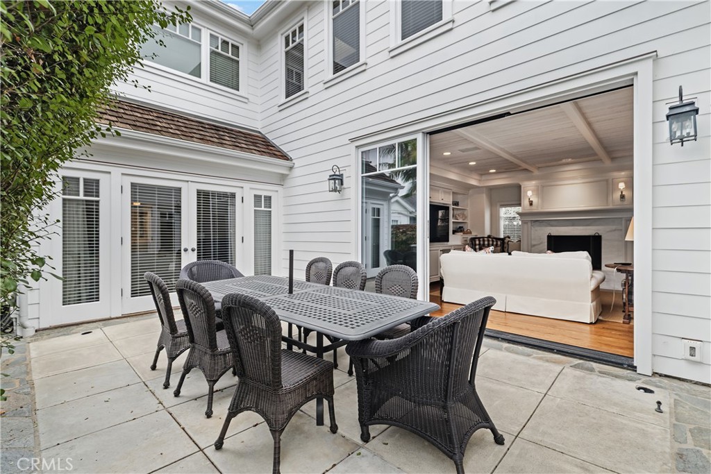 2431 Bayshore