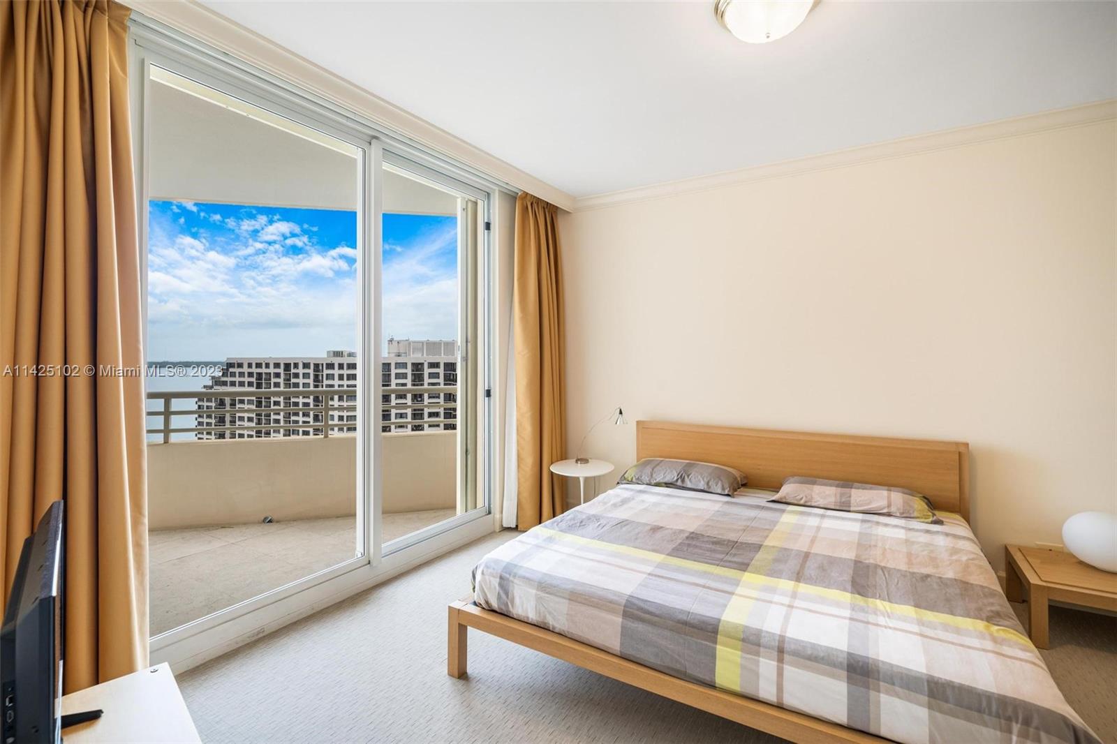 888 Brickell Key Dr # 1809