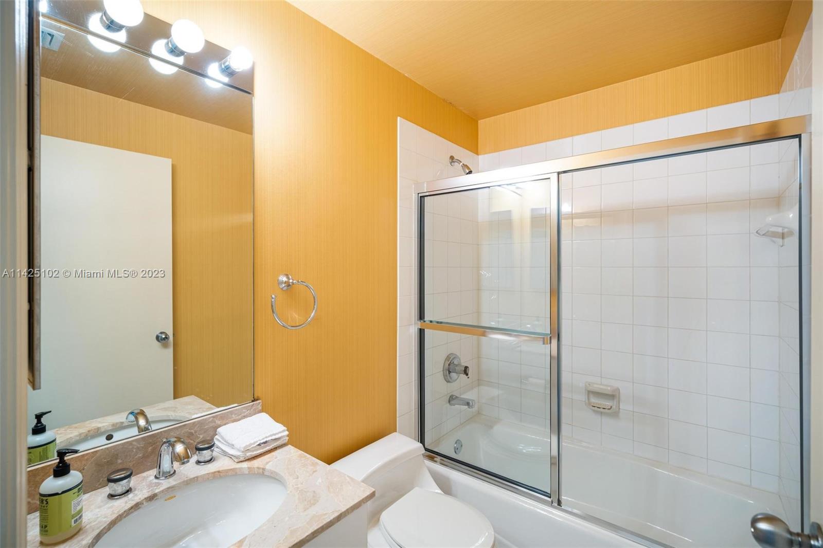 888 Brickell Key Dr # 1809