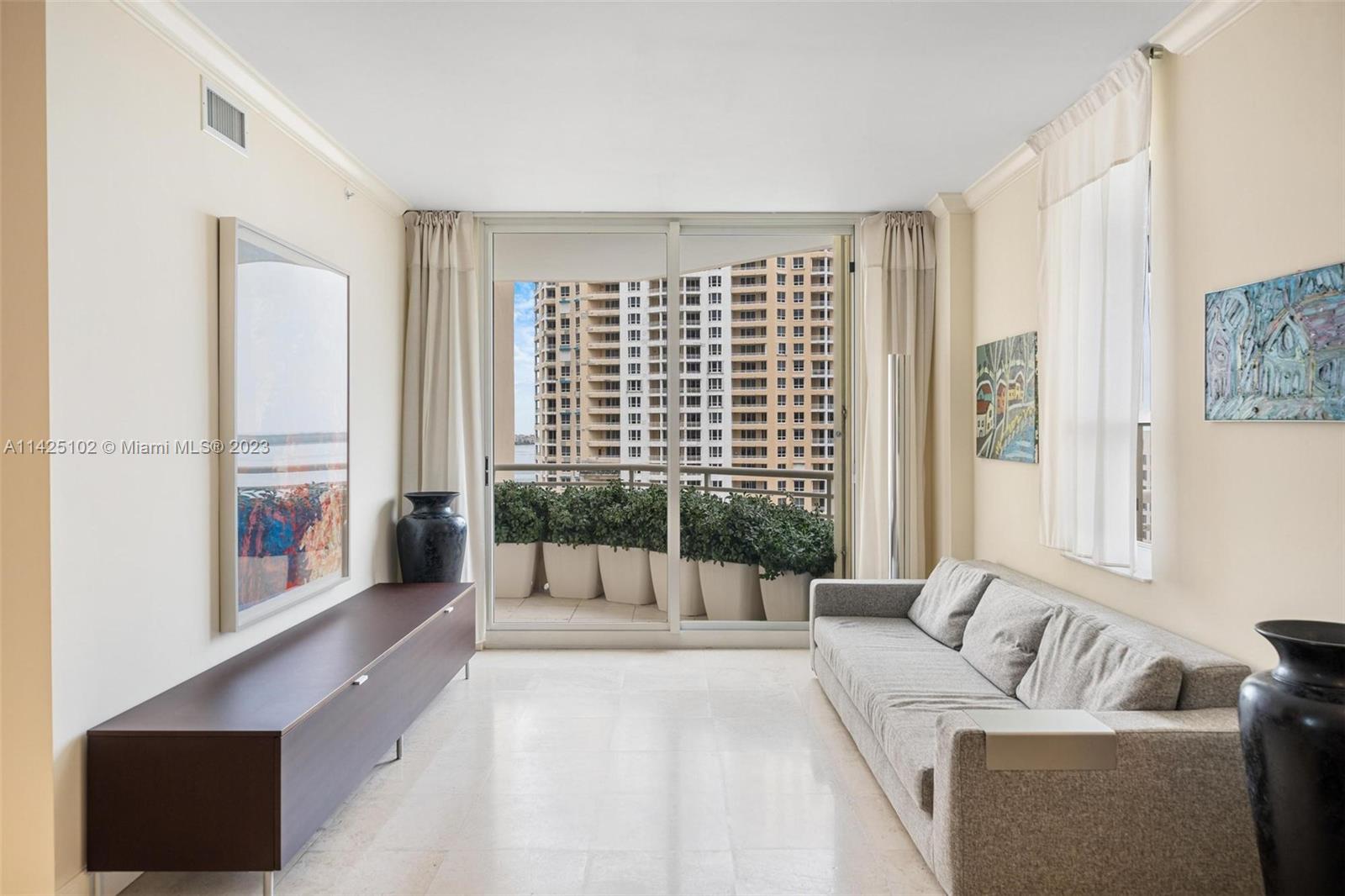 888 Brickell Key Dr # 1809