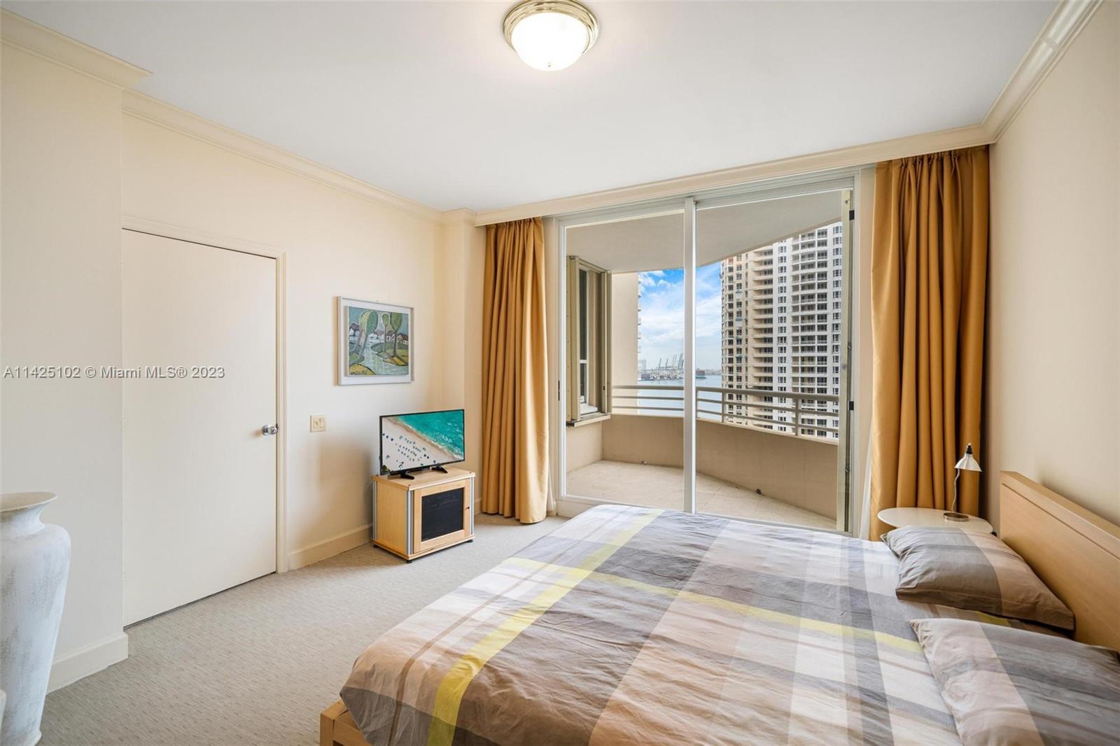 888 Brickell Key Dr # 1809