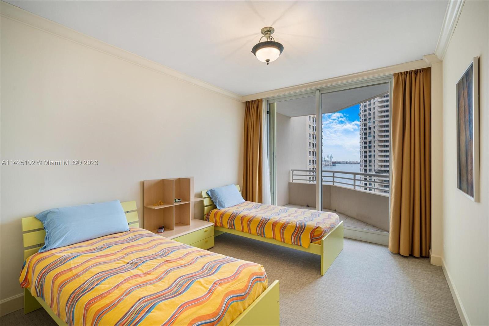 888 Brickell Key Dr # 1809