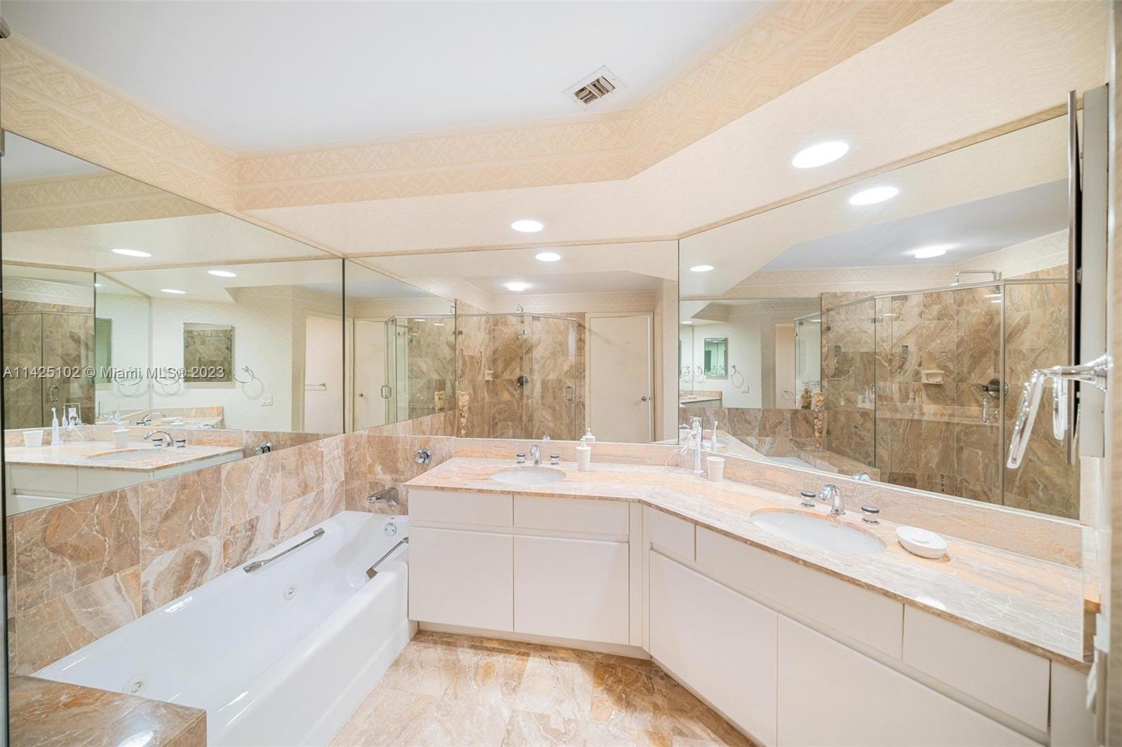 888 Brickell Key Dr # 1809