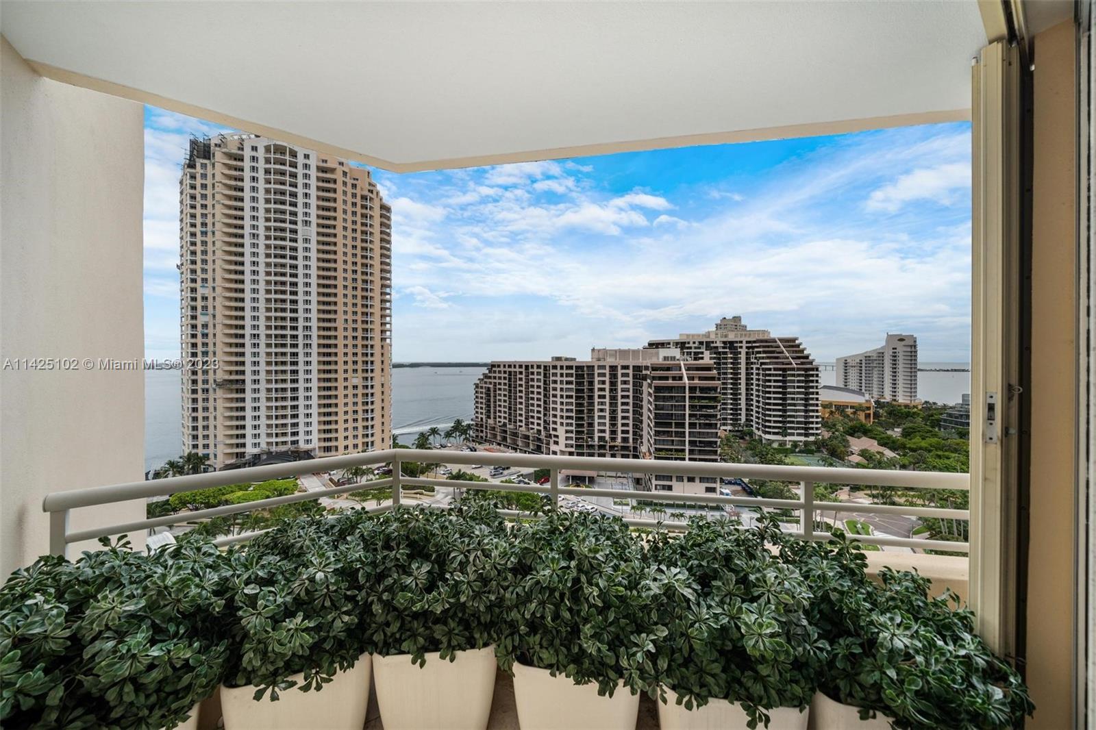 888 Brickell Key Dr # 1809