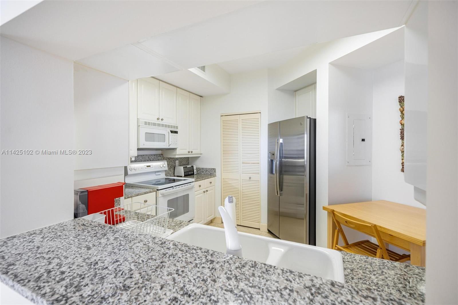 888 Brickell Key Dr # 1809