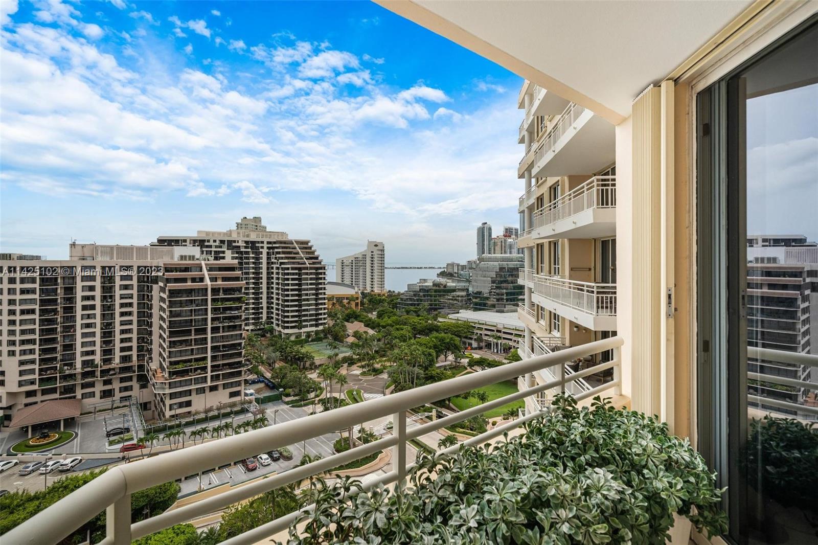 888 Brickell Key Dr # 1809