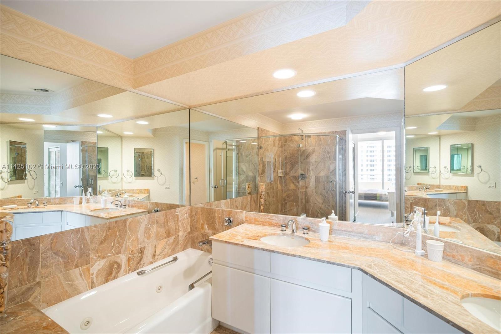 888 Brickell Key Dr # 1809