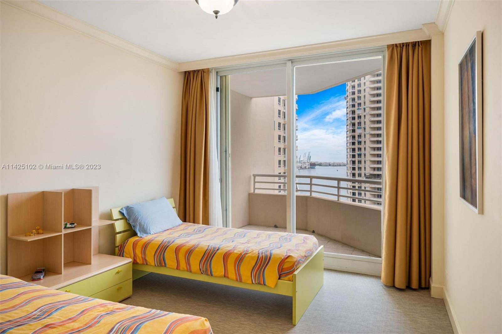 888 Brickell Key Dr # 1809