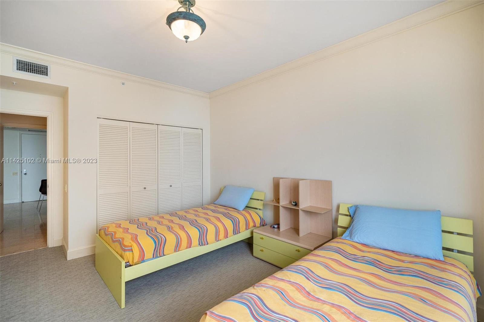 888 Brickell Key Dr # 1809