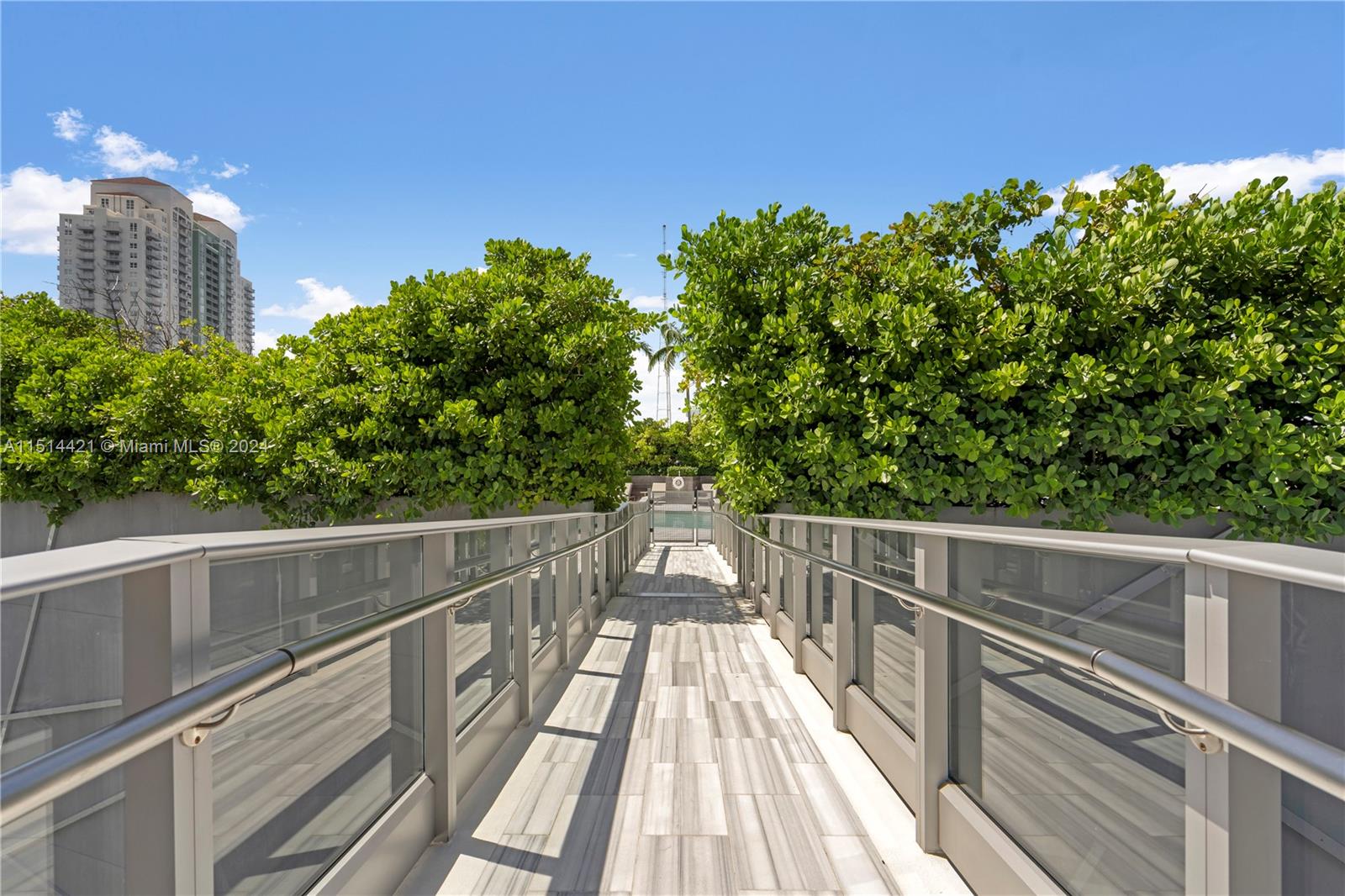 801 S Pointe Dr # 202