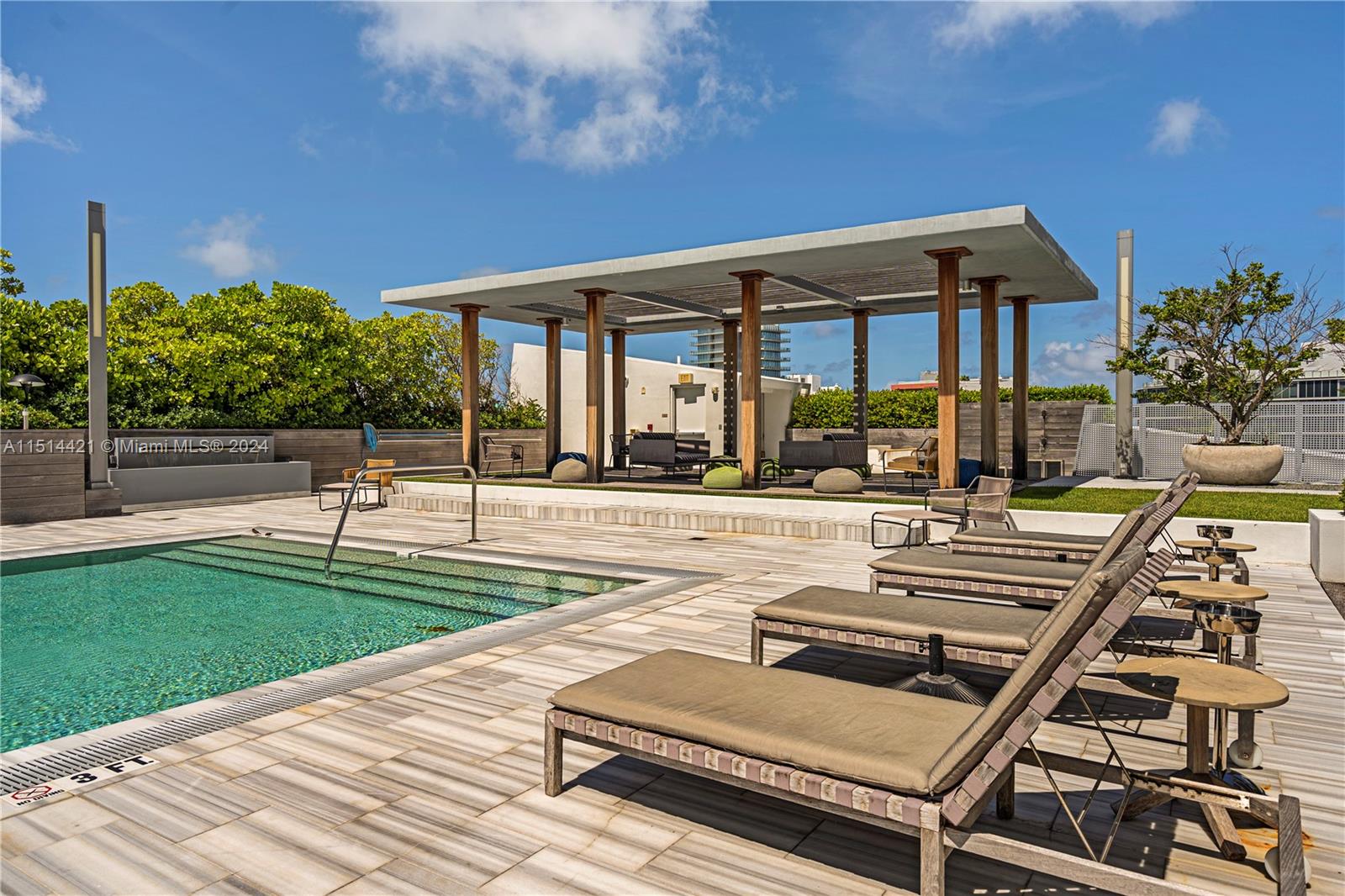 801 S Pointe Dr # 202