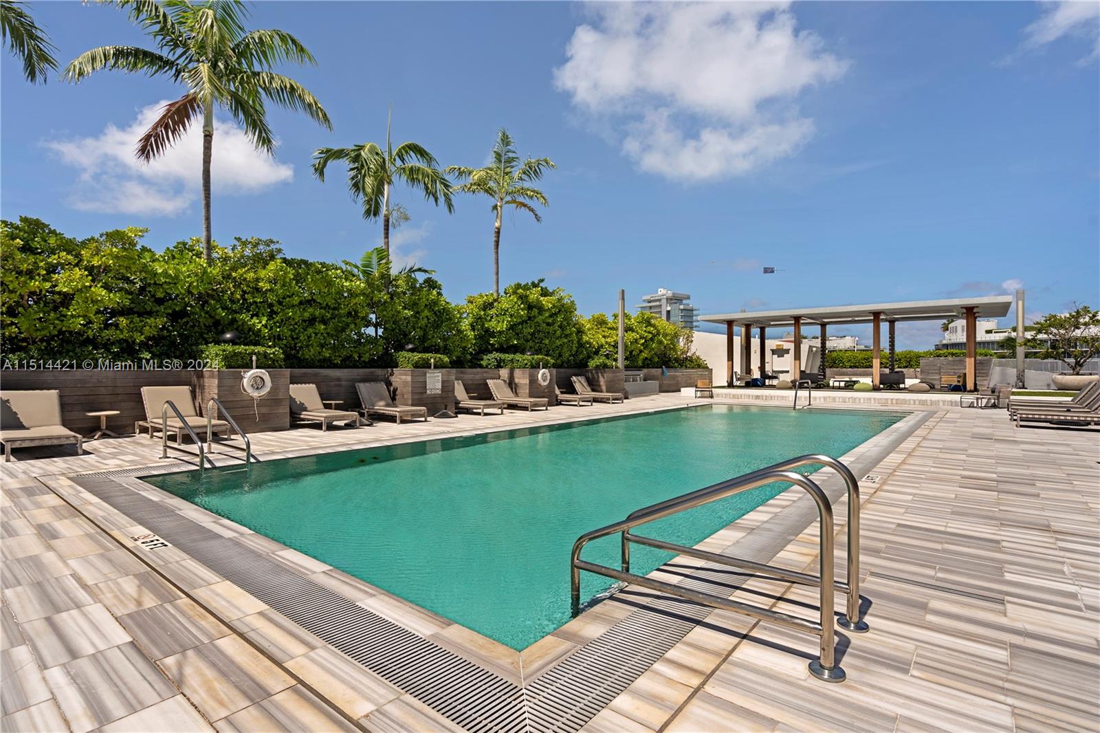 801 S Pointe Dr # 202