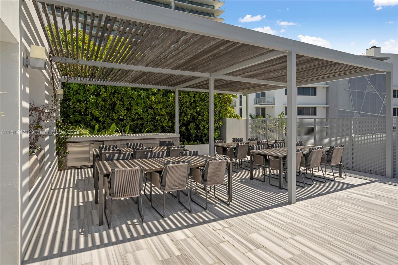 801 S Pointe Dr # 202