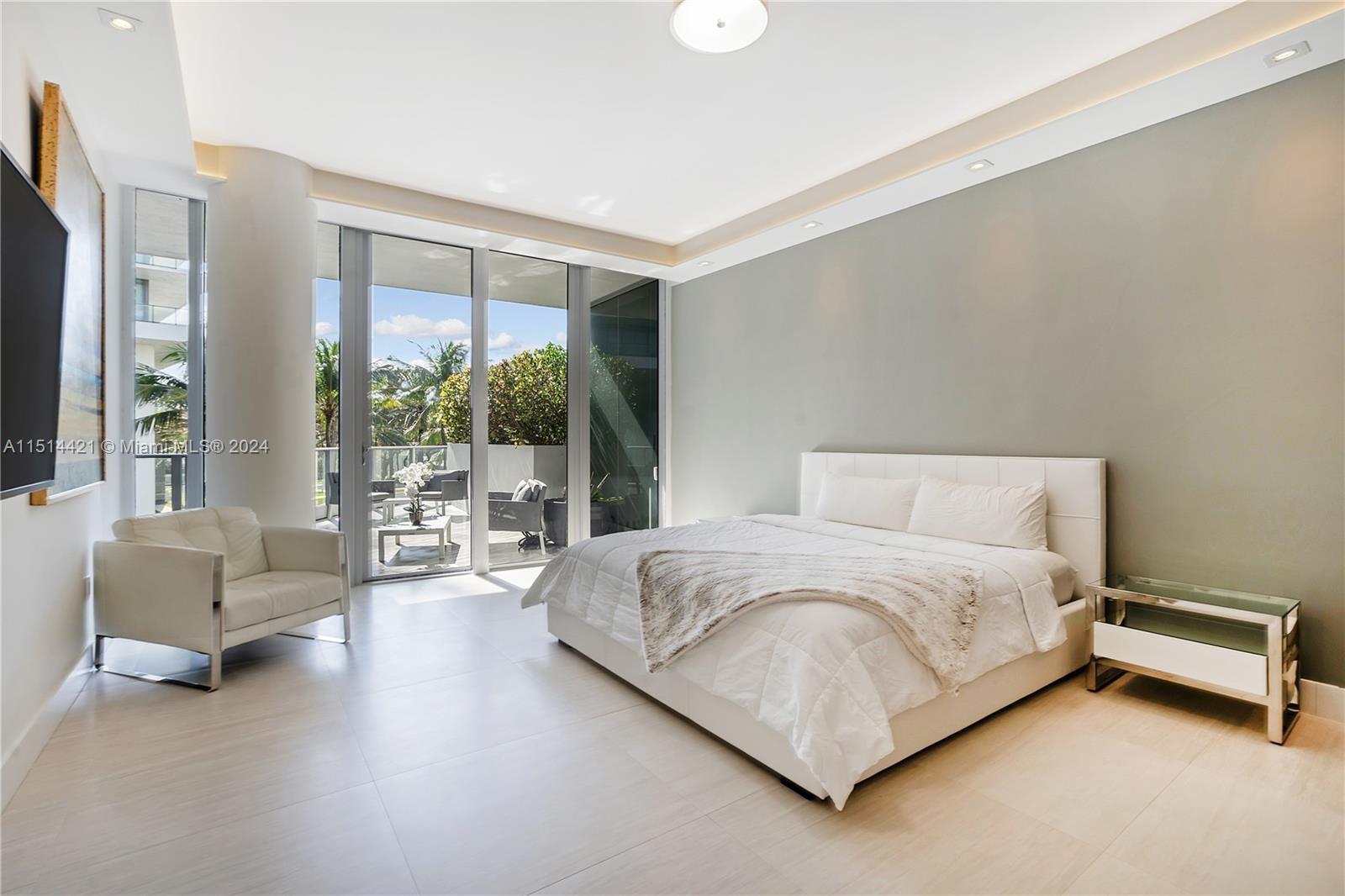 801 S Pointe Dr # 202