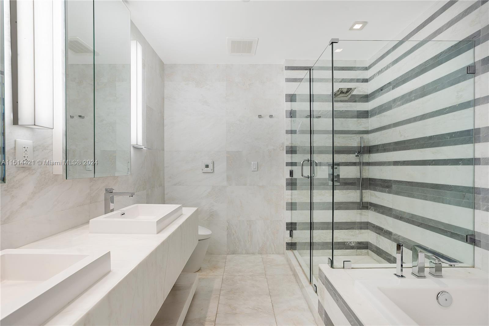 801 S Pointe Dr # 202