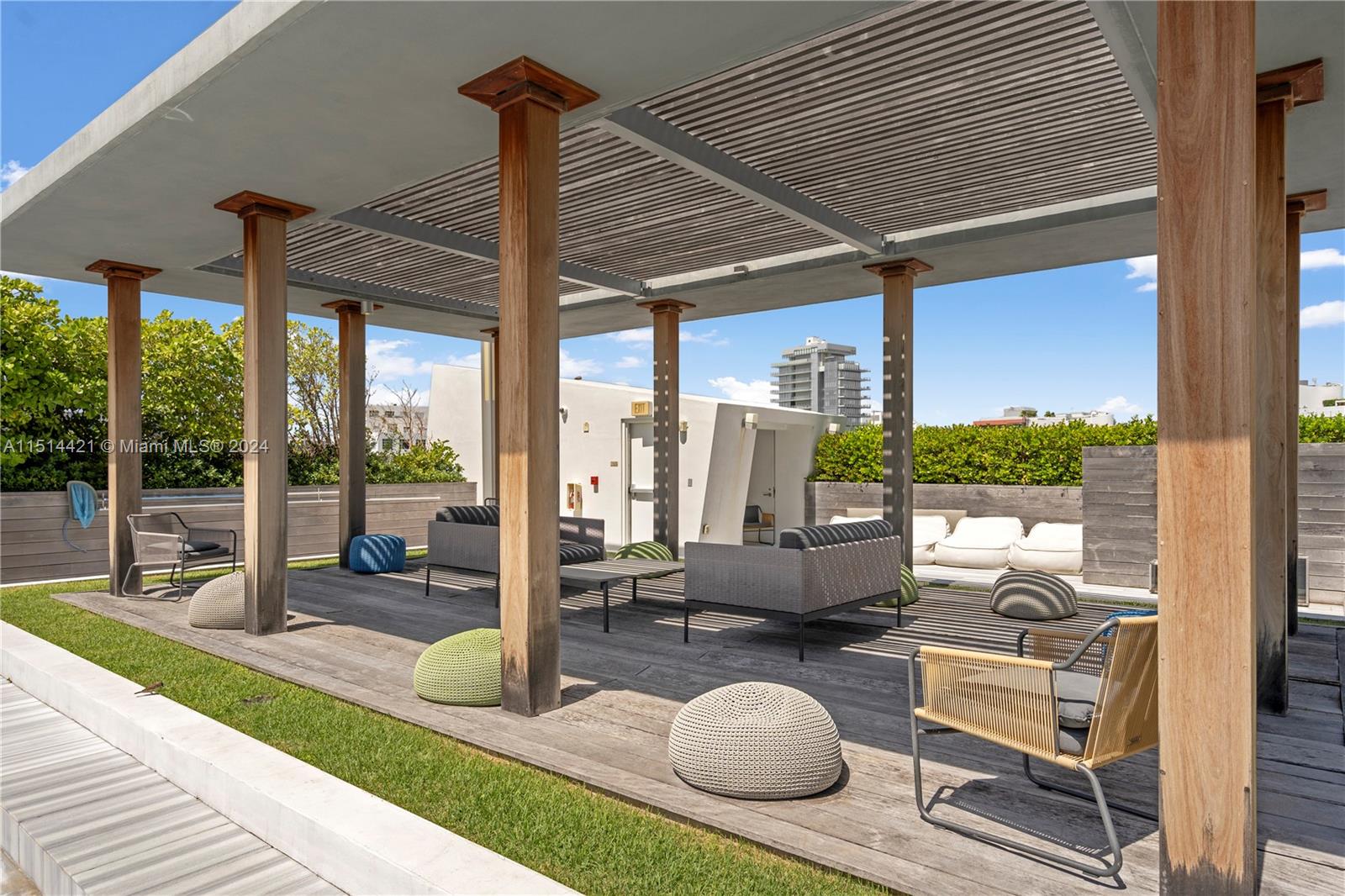 801 S Pointe Dr # 202