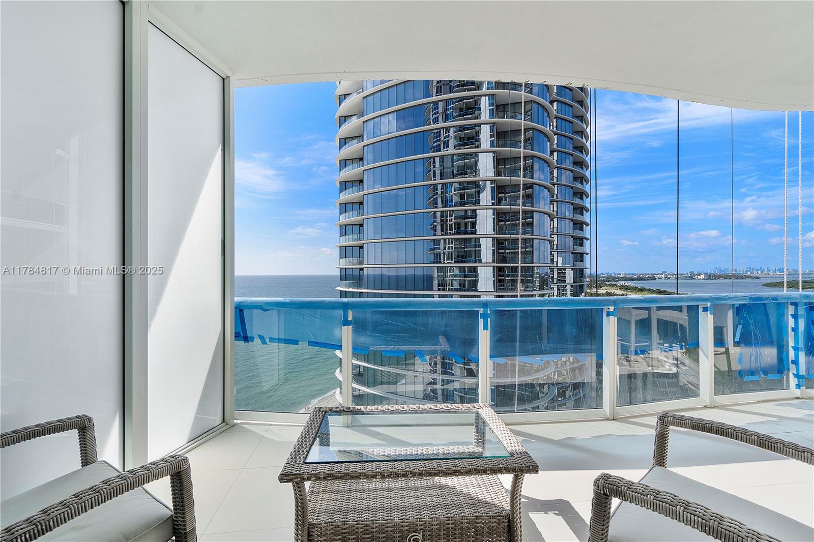 15811 Collins Ave # 1707