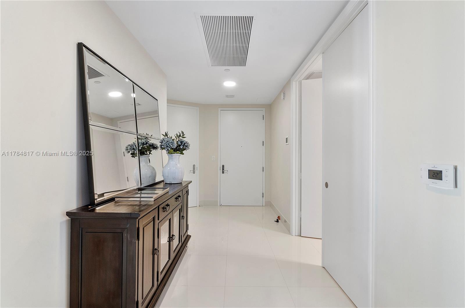 15811 Collins Ave # 1707